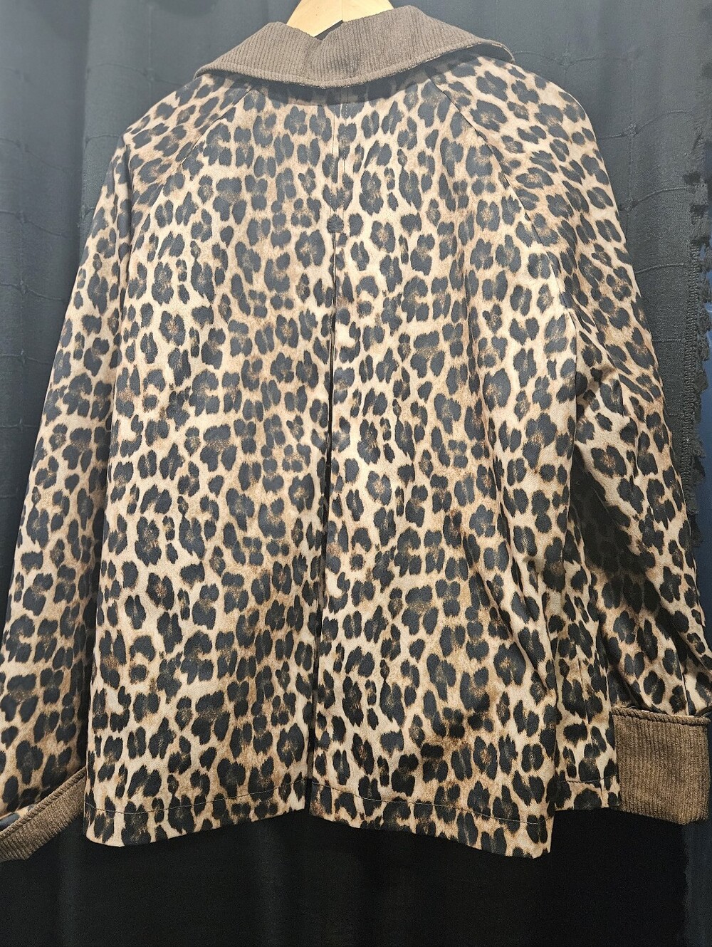 Sam Edelman Leopard Print Corduroy Trim Barn Jacket Coat Brown Tan Quilted M - Picture 13 of 13
